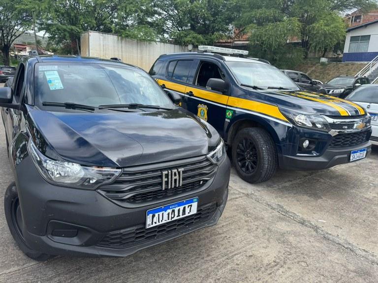 PRF recupera veículo com registro de furto em Jequié (BA) durante fiscalização na BR-116