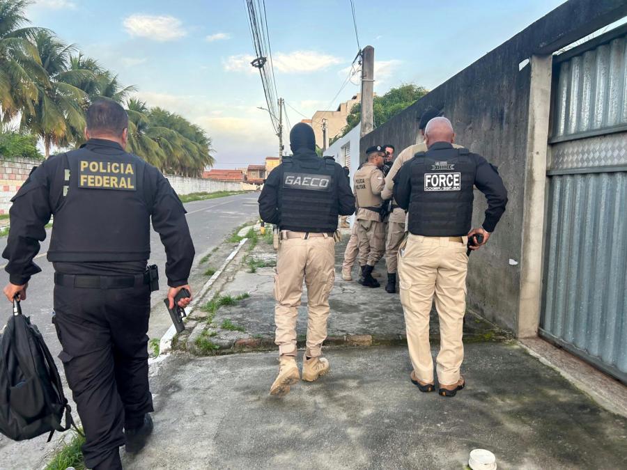 Polícia Federal deflagra operação contra organização criminosa em Feira de  Santana