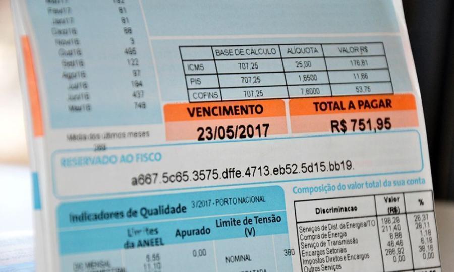 Contas de luz permanecem com bandeira tarifária vermelha em julho