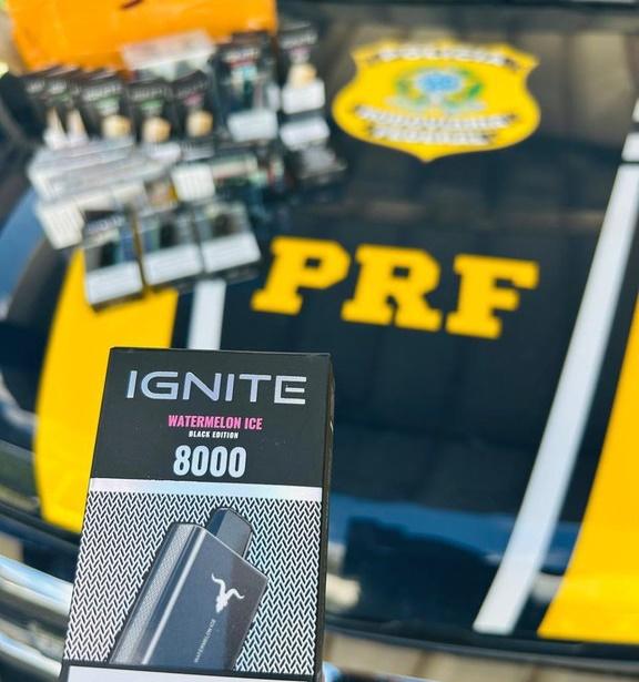 Jequié; PRF apreende carga de cigarros eletrônicos proibidos em ônibus interestadual