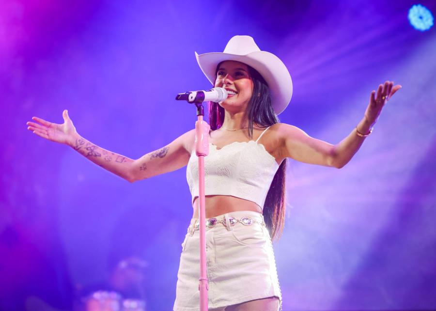 Ana Castela demite músicos da banda e dançarinas após São João