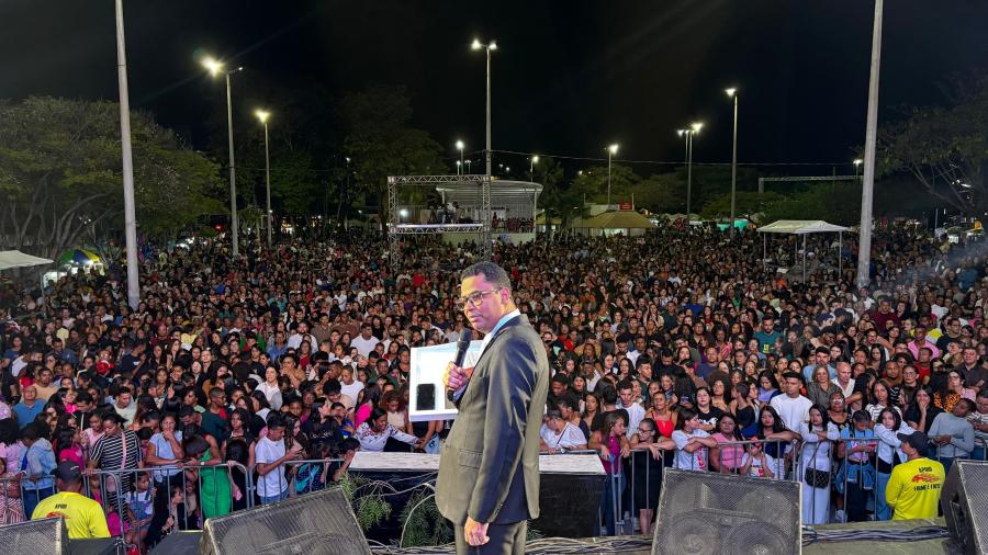 Jequié: Praça da Bíblia se transforma em palco de celebração no dia do Evangélico