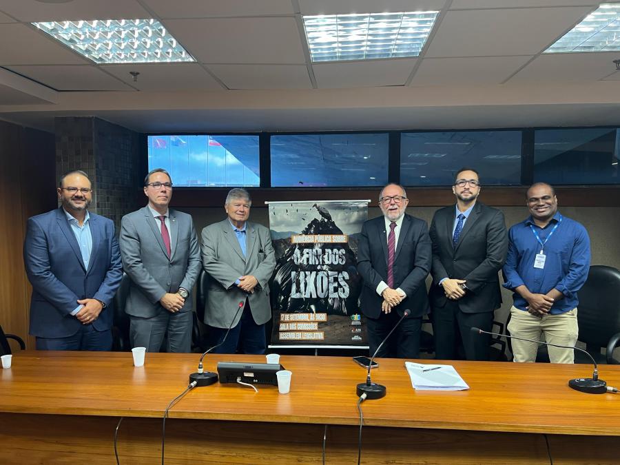 Audiência pública discute urgência do encerramento humanizado dos lixões na Bahia