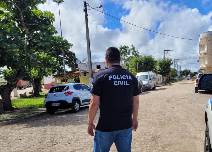 Dupla suspeita de participação em homicídio é presa em Gandu