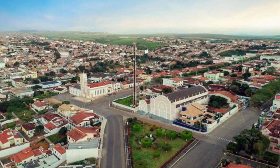 Homem tem casa invadida por criminosos  em Jaguaquara e é executado