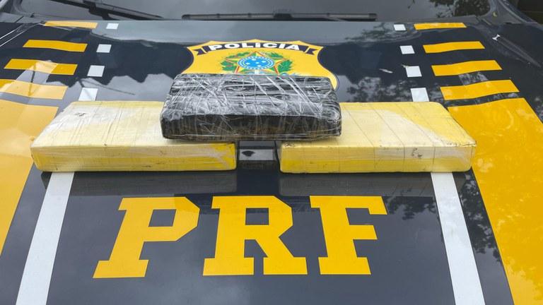 PRF apreende três quilos de cocaína em Jequié