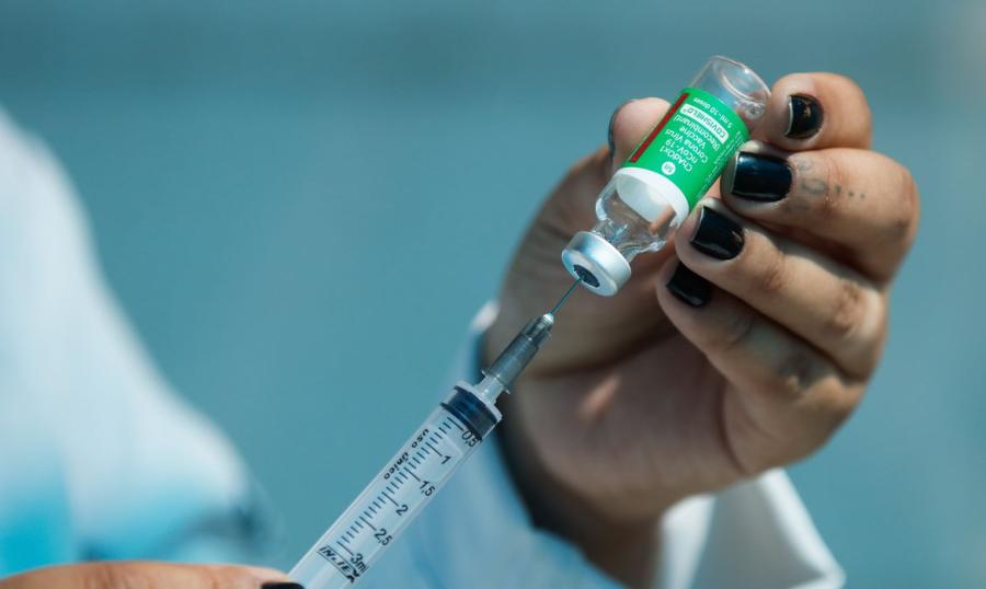 Vacina nacional contra covid deve chegar ao SUS no 1º semestre de 2026